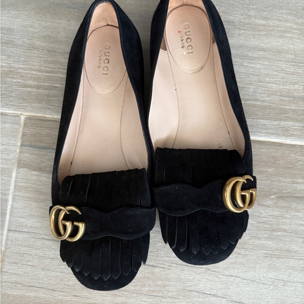 Gucci Black and Gold Suede Ballet Flats with GG Logo and fringe